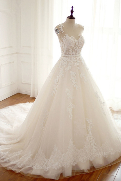 Stylish Long A-line Jewel Tulle Wedding Dress With Appliques Lace