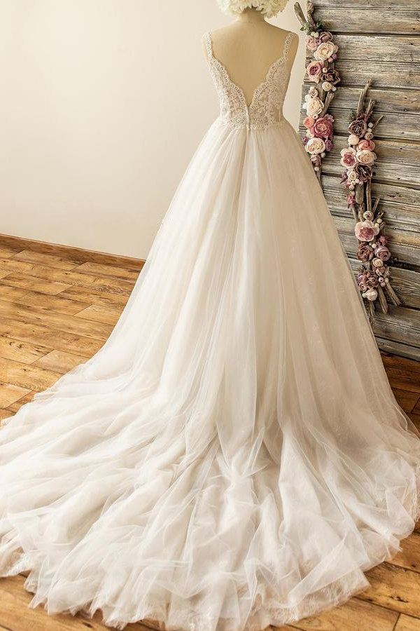 Elegant Long Sweetheart Appliques Lace Tulle A-line Wedding Dress