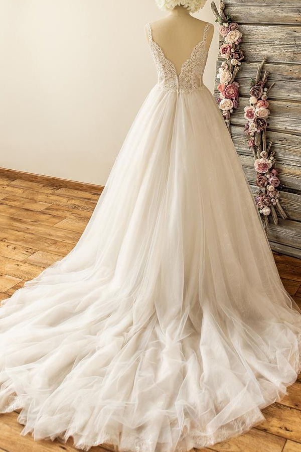 Elegant Long Sweetheart Appliques Lace Tulle A-line Wedding Dress