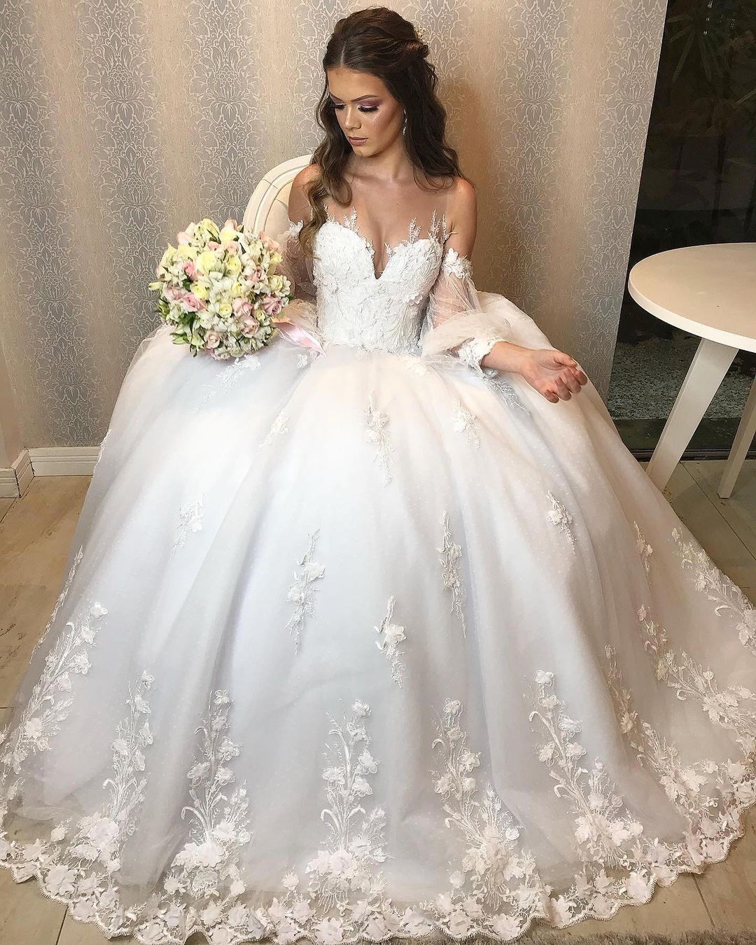 Elegant Long A-line Princess Off-the-shoulder Tulle Wedding Dress with Bubble Sleeves