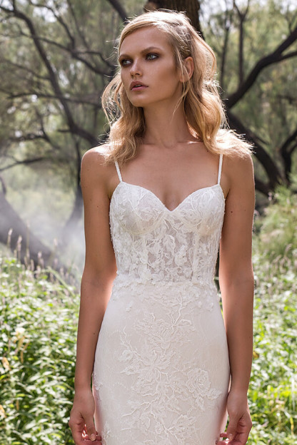 Elegant Long Sweetheart Spaghetti Strap Lace Mermaid Wedding Dress