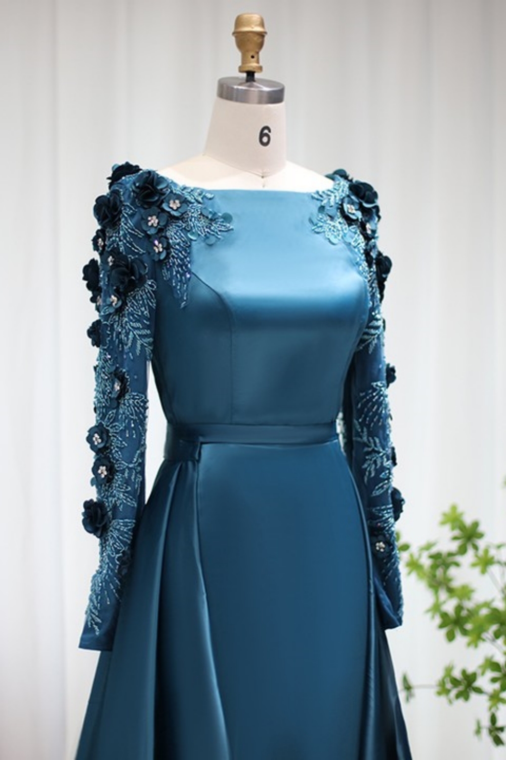 Long Sleeves Mermaid Satin 3D Flower Beadings Formal Prom Dresses with Sweep Train