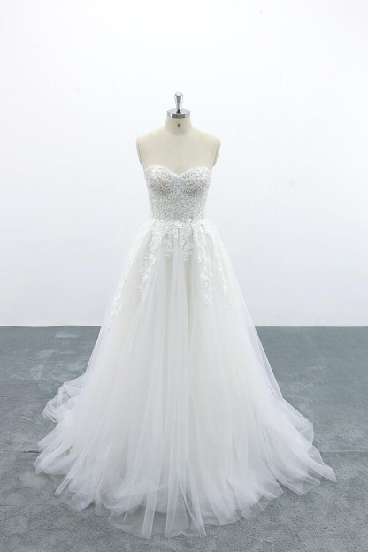 Long Appliques Lace Strapless Tulle A-line Wedding Dress