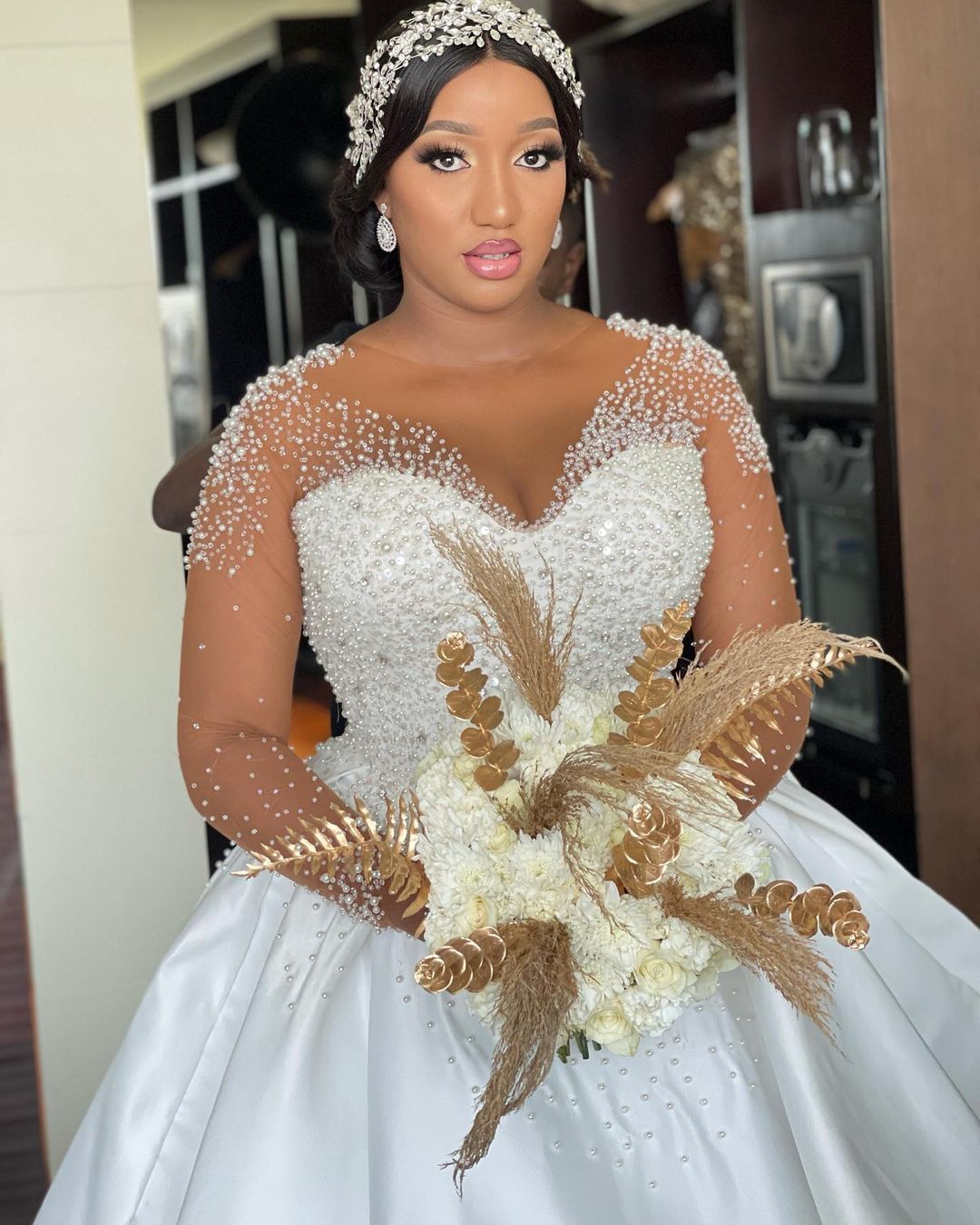 Elegant Plus Size Long A-line Sweetheart Satin Beading Wedding Dresses with Sleeves