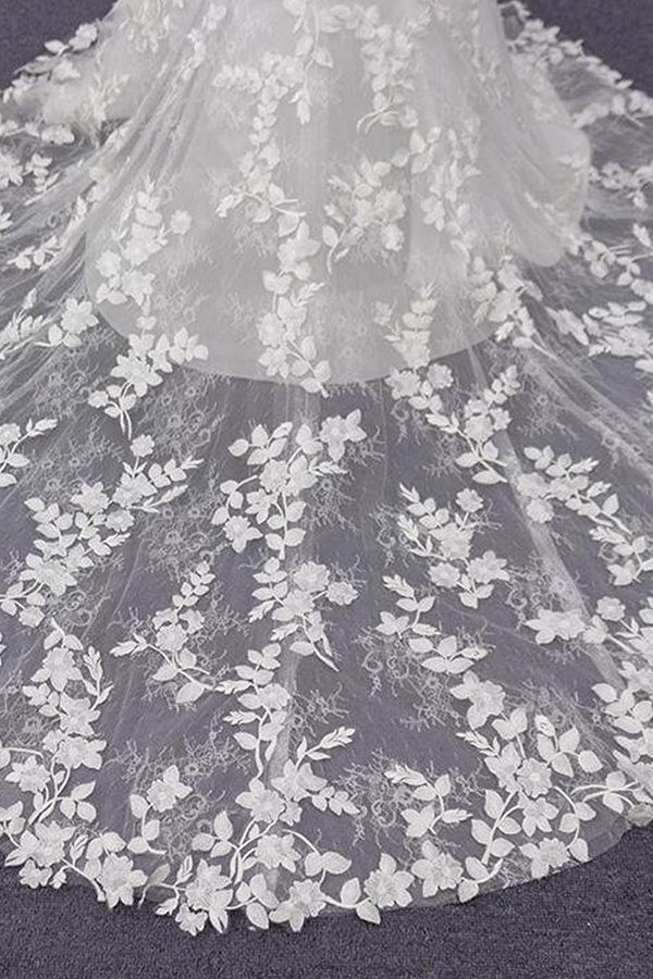 Long Sweetheart Spaghetti Strap Appliques Lace Mermaid Wedding Dress