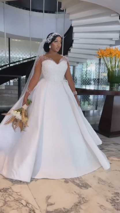 Elegant Plus Size Long A-line Sweetheart Satin Beading Wedding Dresses with Sleeves