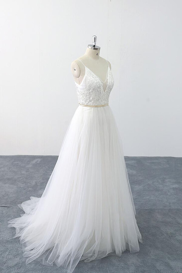 Chic Long A-line V-neck Spaghetti Strap Appliques Tulle Wedding Dress