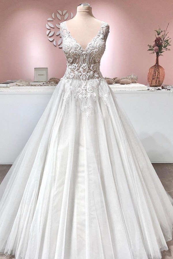 Vintage A-line Deep V-neck Appliques Lace Backless Tulle Ruffles Long Wedding Dress