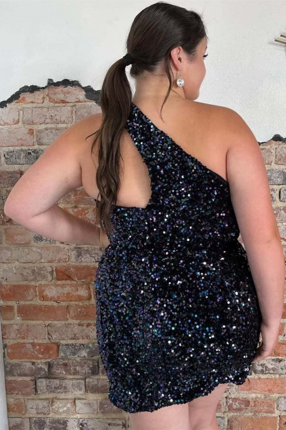 Asymmetrical One Shoulder Black Sequins Tight Homecoming Dress