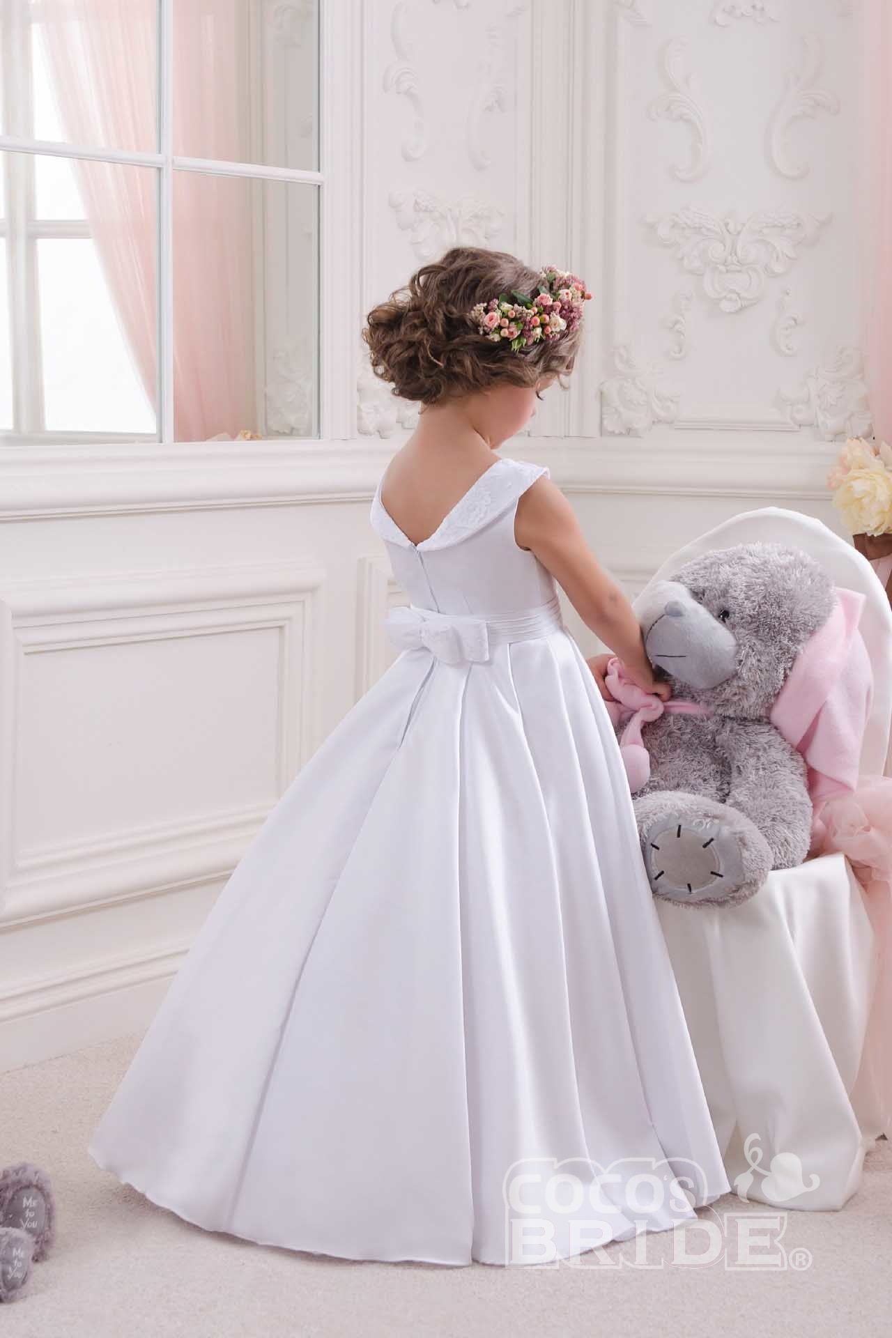 White Scoop Neck Sleeveless Ball Gown Flower Girls Dress