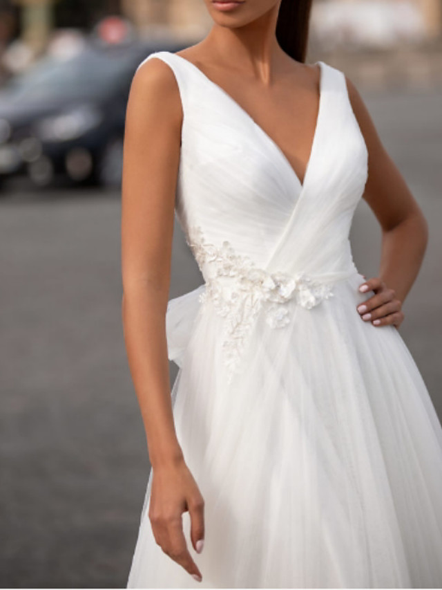 Elegant Long A-line V-neck Floor Length Tulle Sleeveless Wedding Dresses
