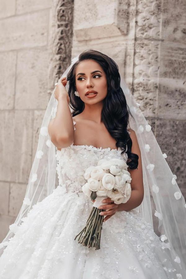 Gorgeous Long Ball Gown Square Neck Floral Lace Tulle Wedding Dresses