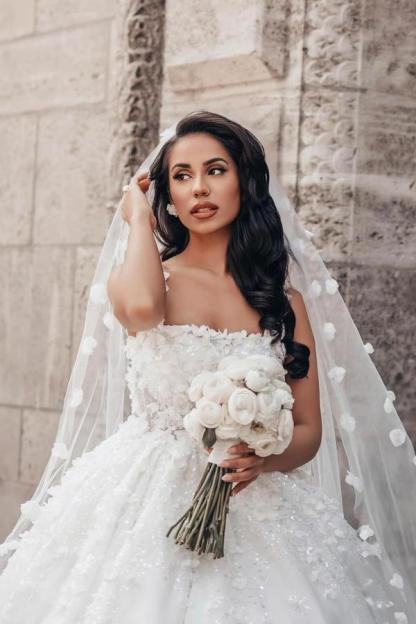 Gorgeous Long Ball Gown Square Neck Floral Lace Tulle Wedding Dresses