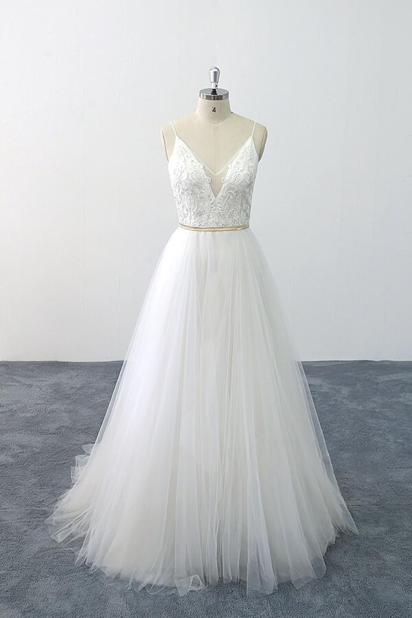 Chic Long A-line V-neck Spaghetti Strap Appliques Tulle Wedding Dress