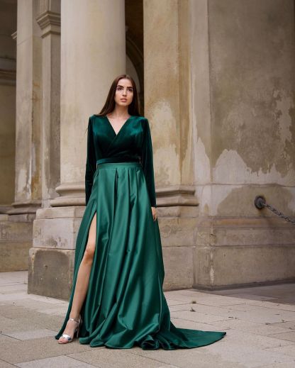 Vintage A-line Velvet V-neck Long Sleeves Prom Dress with Slit