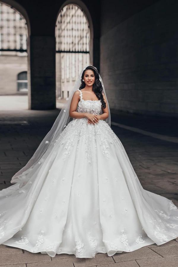 Gorgeous Long Ball Gown Square Neck 3D Floral Lace Tulle Wedding Dresses