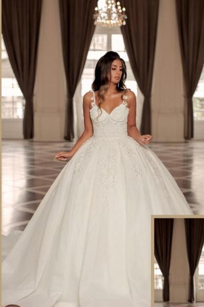 Charming Long Ball Gown Sweetheart Spaghetti Straps Organza Wedding Dress