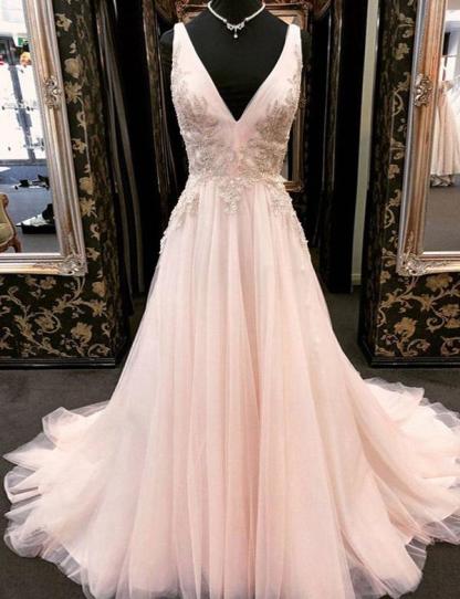 Elegant Appliques A-Line Tulle V-Neck Floor-Length Sleeveless Prom Dress