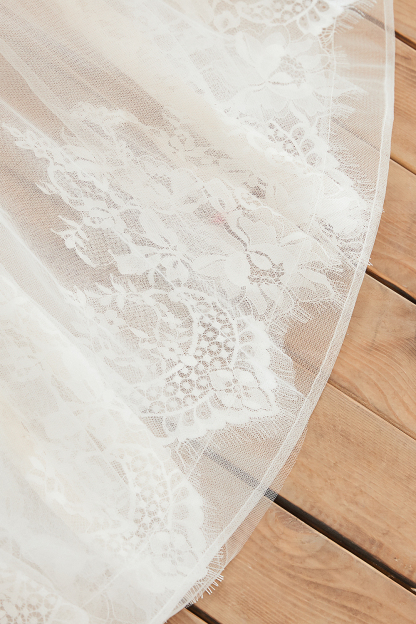 Chic Long V-neck Lace-up Appliques Tulle A-line Wedding Dress