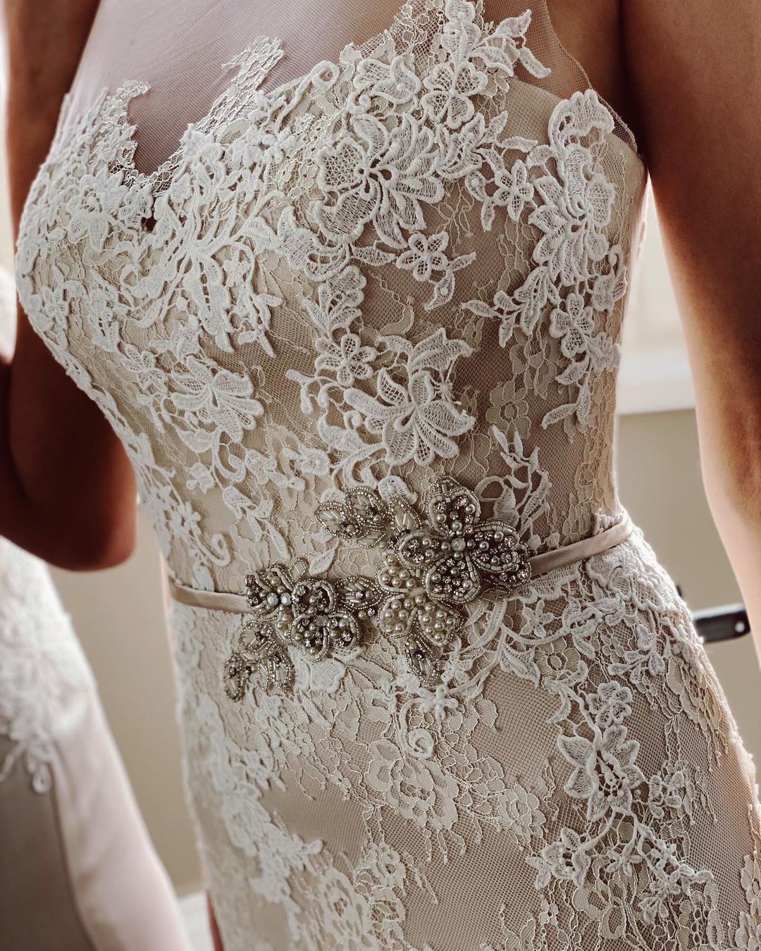 Classy Long Bateau Appliques Lace Floor-length Mermaid Wedding Dress