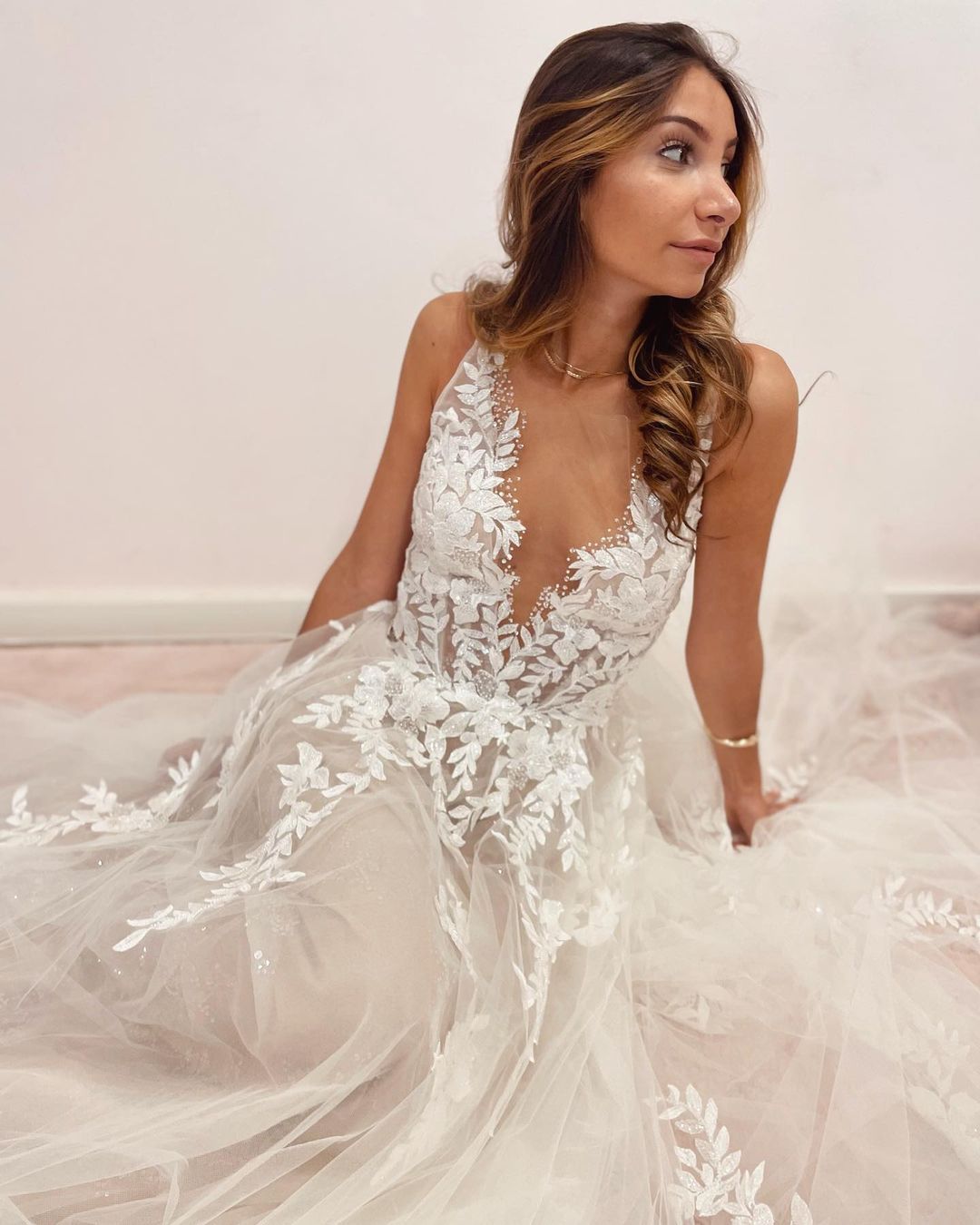 A-Line Deep V-neck Appliques Lace Tulle Backless Floor-length Wedding Dress