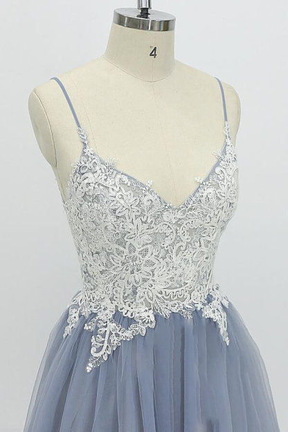 Chic Long A-line Spaghetti Strap Appliques Tulle Open Back Wedding Dress