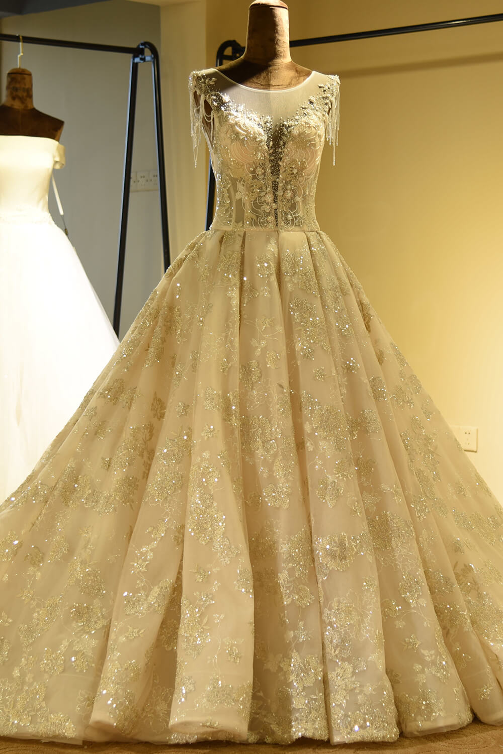 Awesome Lace-up Beading Tulle A-line Wedding Dress