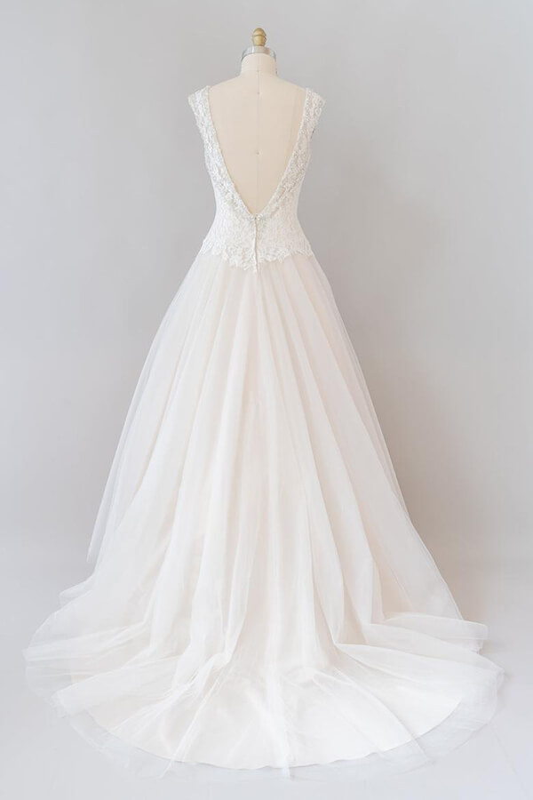 Elegant Long Sweetheart Open Back Lace Tulle A-line Wedding Dress