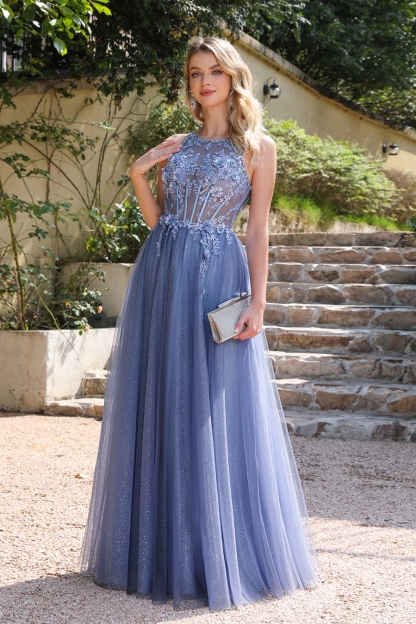 Chic Long A-line Floor Length Lace Appliques Backless Prom Dresses