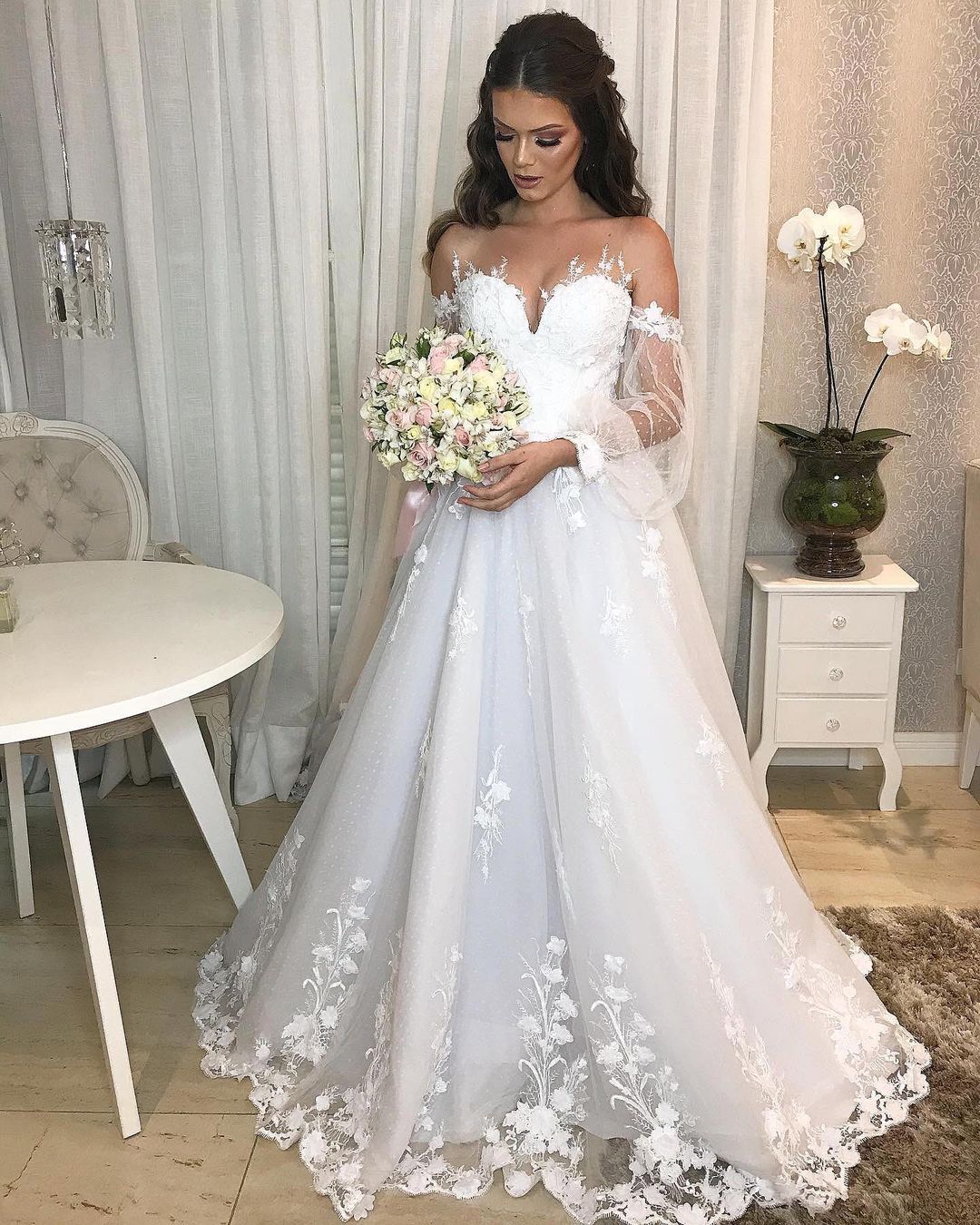 Elegant Long A-line Princess Off-the-shoulder Tulle Wedding Dress with Bubble Sleeves