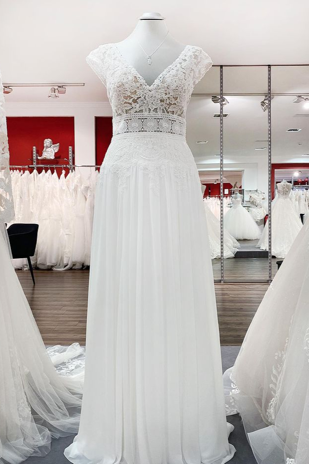 Simple Long A-line V-neck Tulle Wedding Dress with Appliques Lace