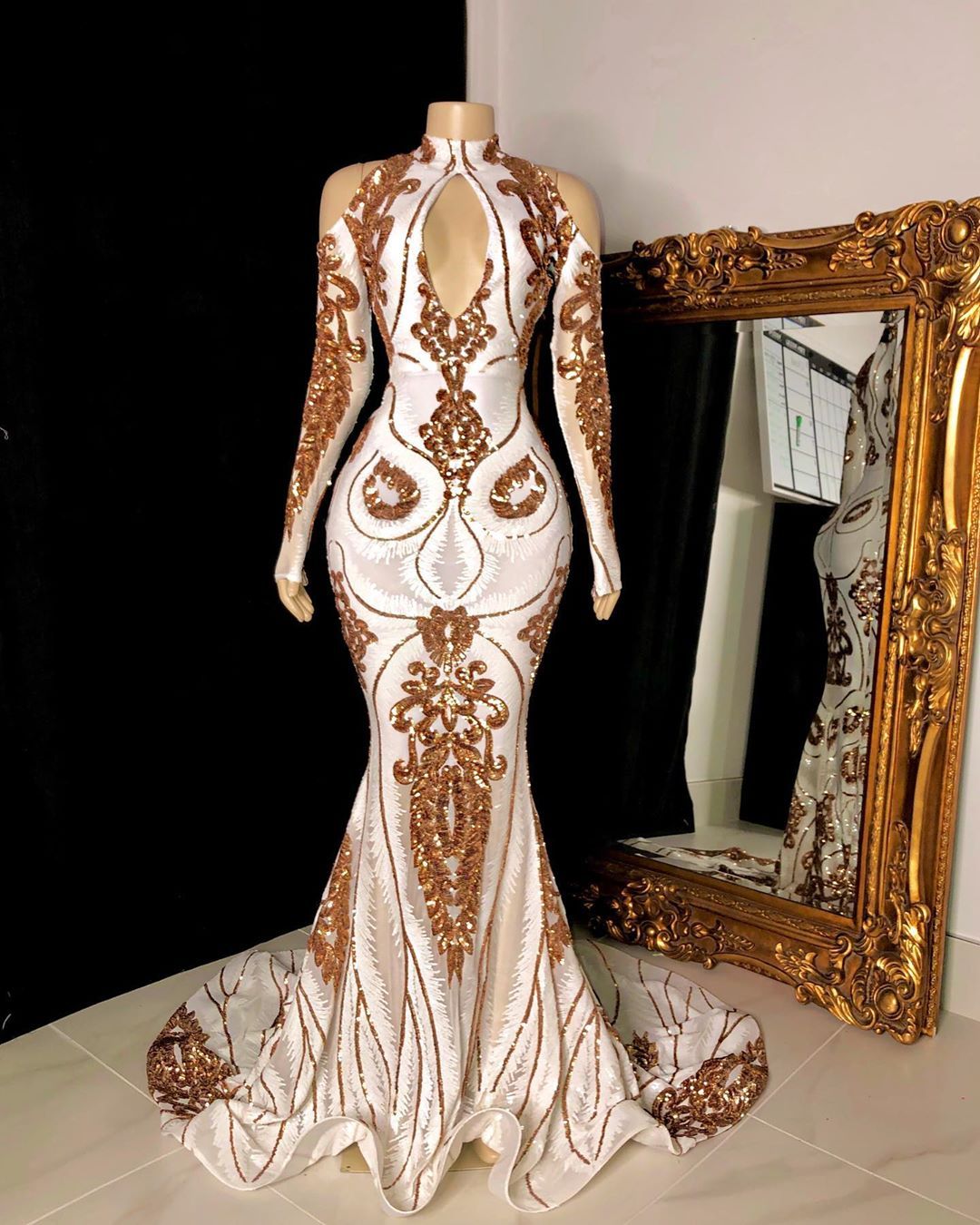 Gorgeous Long Mermaid Keyhole Neckline Sequins Formal Prom Dress with Sleeves