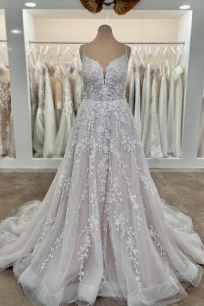 Long Spaghetti Straps A-Line Tulle Appliques Lace Open Back Wedding Dress