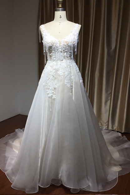 Long V-neck Straps Appliques A-line Backless Tulle Wedding Dresses