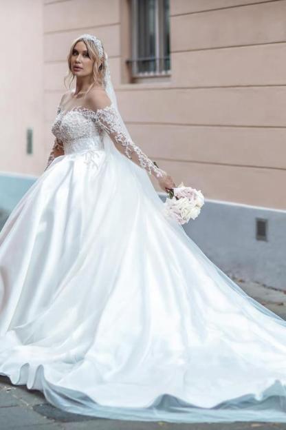 Gorgeous White Long Ball Gown Sweetheart Tulle Lace Beading Wedding Dress with Sleeves