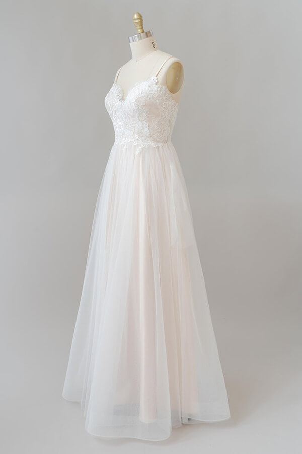 Long Sweetheart Appliques Lace Tulle A-line Wedding Dress