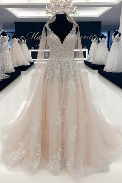 Elegant Long A-line V-neck Tulle Lace Backless Wedding Dresses