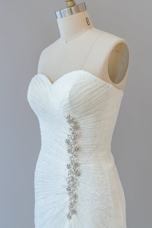 Chic Long Mermaid Strapless Ruffle Lace Wedding Dress