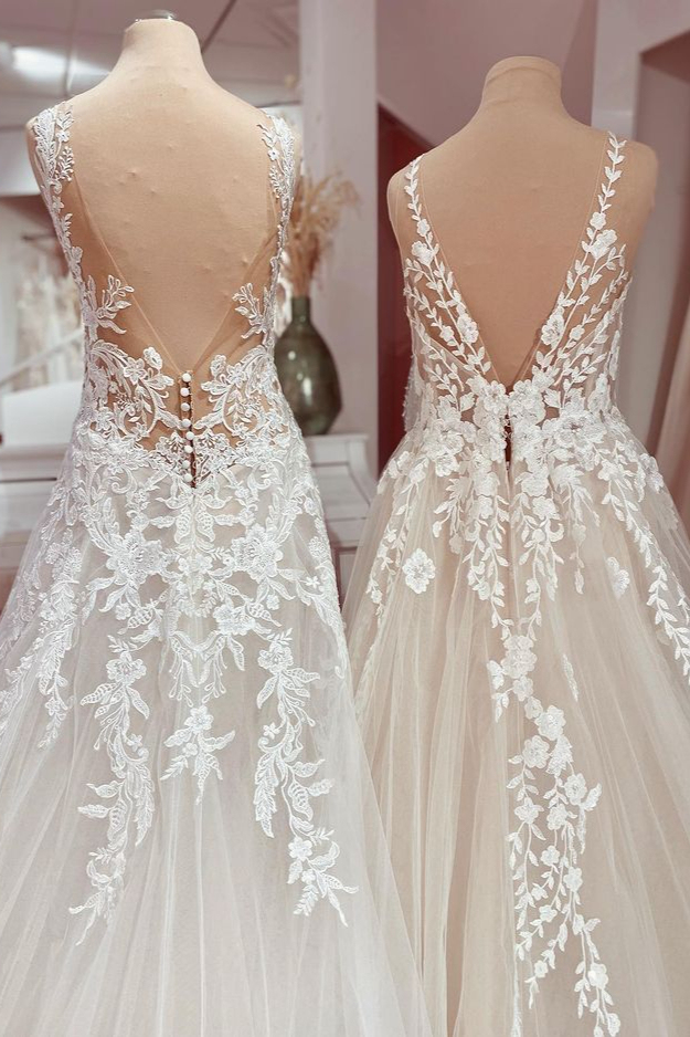 Charming Long V-neck Appliques Lace Floor-length A-Line Tulle Wedding Dress