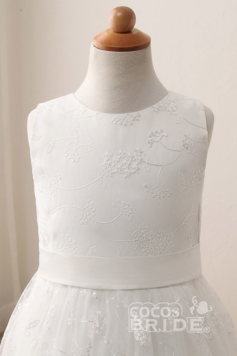 White Scoop Neck Short Sleeveless Ball Gown Flower Girls Dress