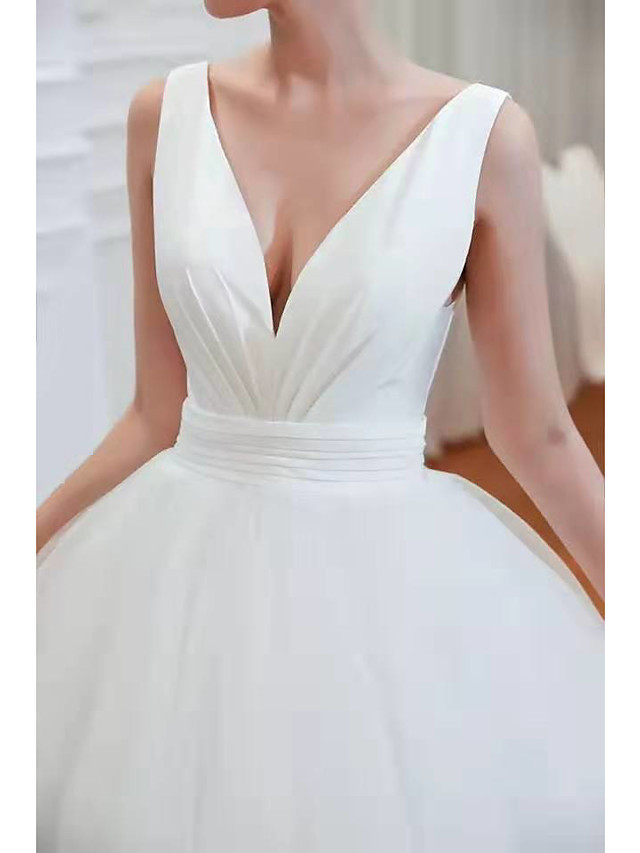 Elegant White Long Ball Gown V-neck Court Train Tulle Wedding Dresses