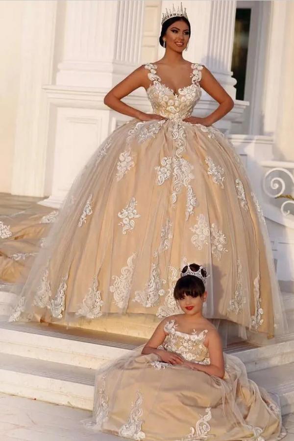 Elegant Ball Gown Off The Shoulder V Neck Tulle Appliques Lace Long Wedding Dress