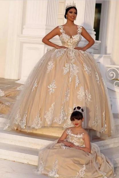Elegant Ball Gown Off The Shoulder V Neck Tulle Appliques Lace Long Wedding Dress