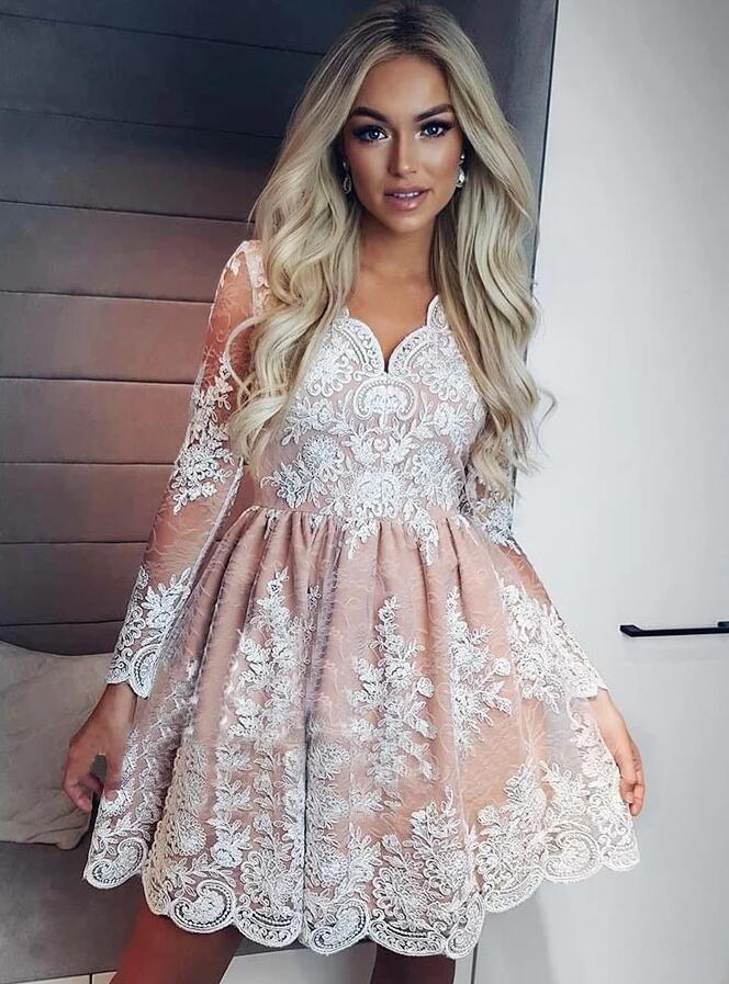 Charming Appliques Lace Sweetheart Long Sleeve Short Prom Dresses