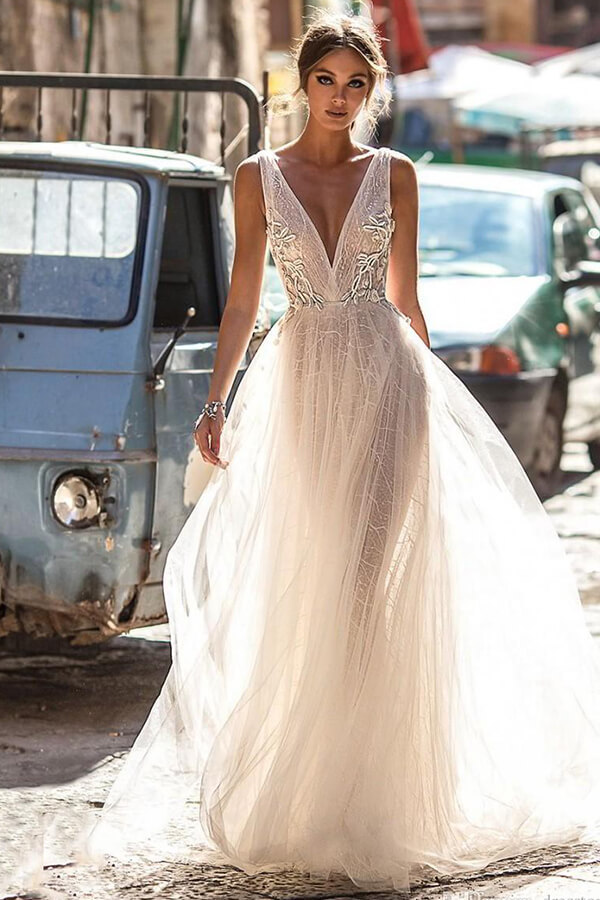 Long V-neck Tulle A-line Backless Wedding Dress