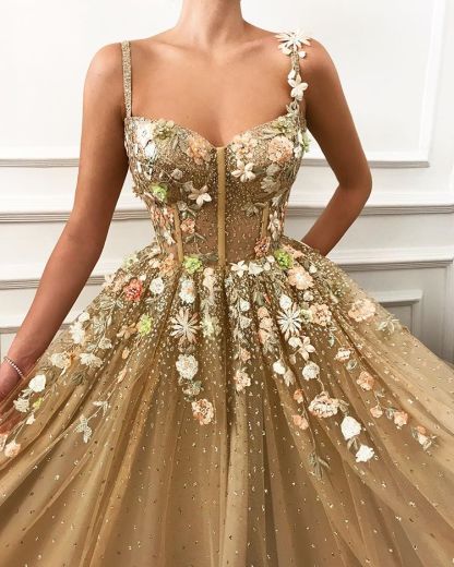 Chic Long A-line Spaghetti Straps Tulle Appliques Lace Prom Dress