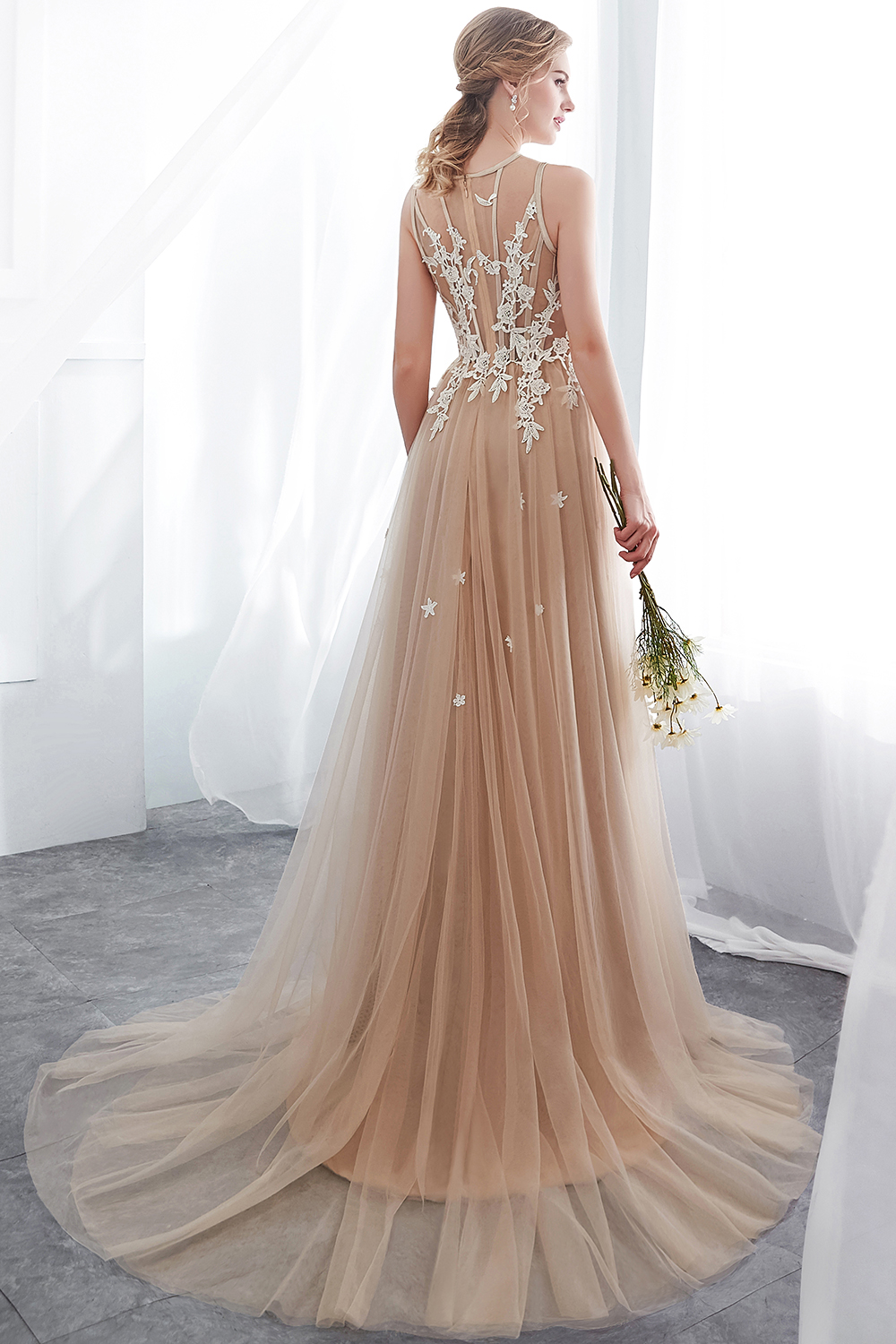 Long A-line Sleeveless Appliqued Lace Tulle Floor Length Evening Dresses