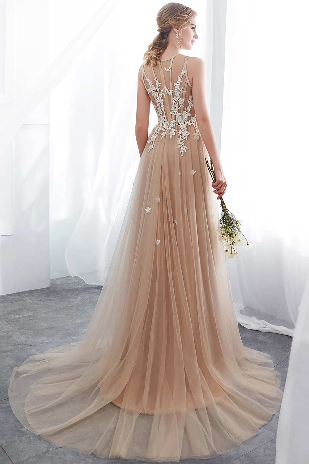 Long A-line Sleeveless Appliqued Lace Tulle Floor Length Evening Dresses