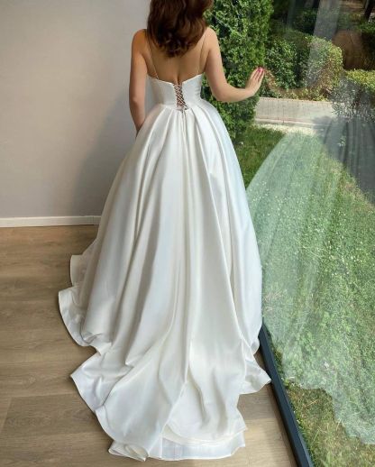 Elegant Long Ball Gowns Sweetheart Spaghetti Straps Satin Wedding Dress