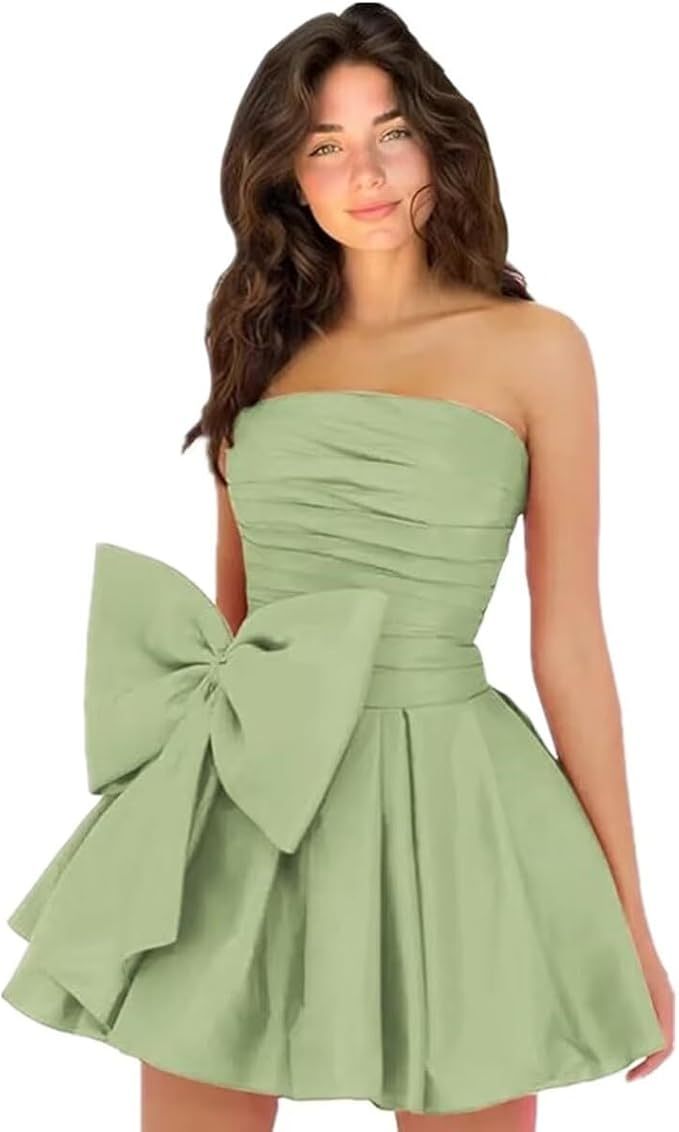 Chic Short A-line Sleeveless Strapless Ruched Lace Up Homecoming Dresses with Bow - CoCosBride